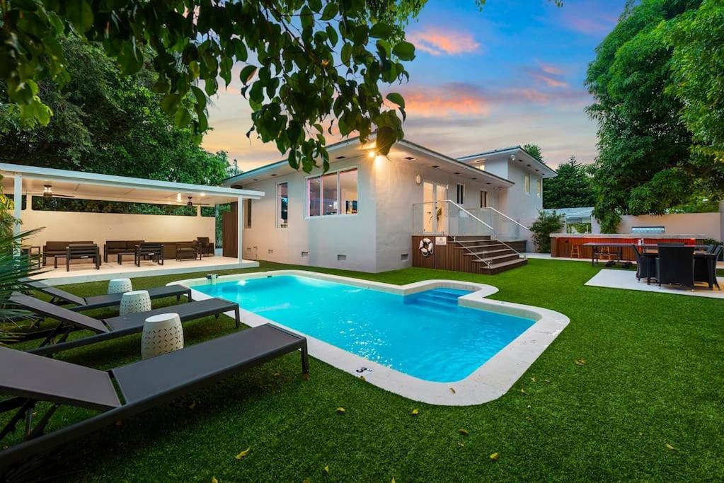 Beautiful Villa With Heated Pool Must Seen! Miami Exterior foto